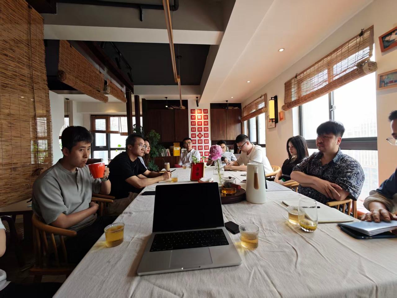 周六 AI 轻沙龙：AI 工具经验交换 + 转型困惑开放聊